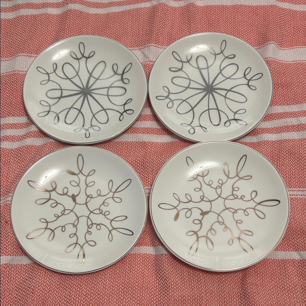 Dessert/Appetizer 6” Plates Set lot of (4)
